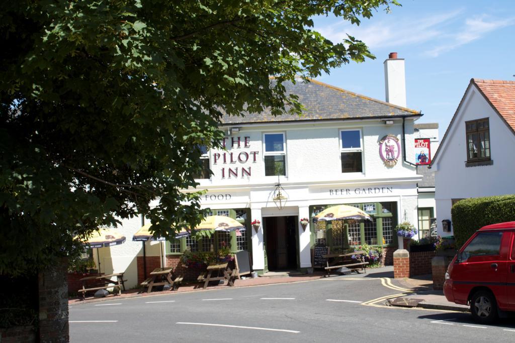 The Pilot Inn Eastbourne Exteriör bild